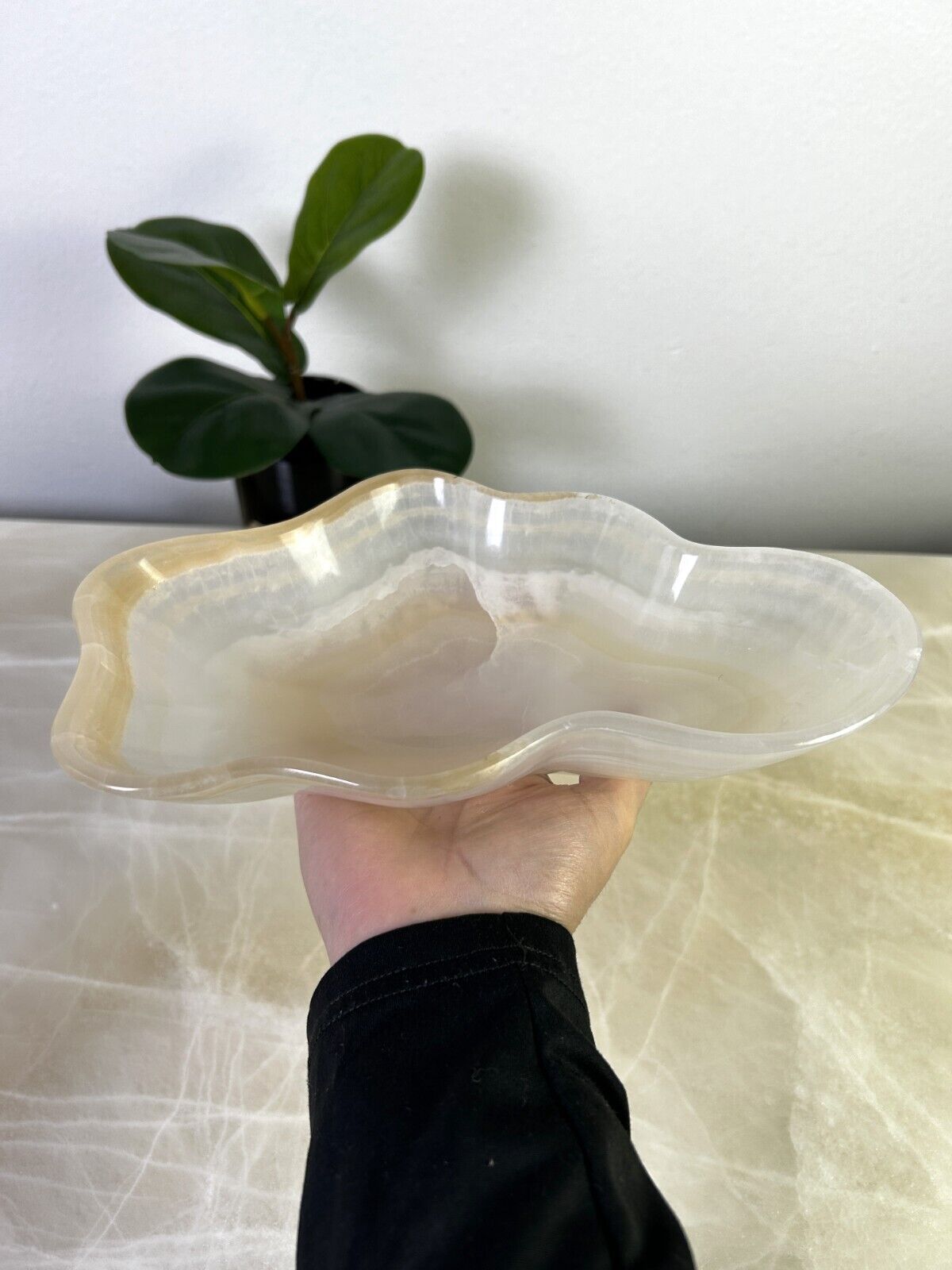 NATURAL WHITE ONYX HAND CARVED BOWL, NATURAL ONYX STONE BOWL / MWB04