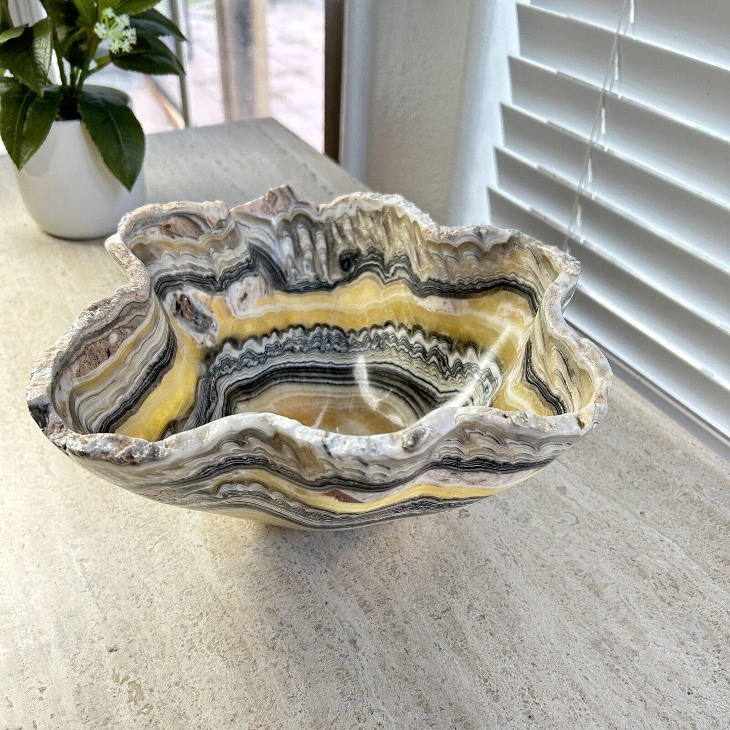 NATURAL ZEBRA ONYX HAND CARVED BOWL, NATURAL ONYX STONE BOWL / BM03