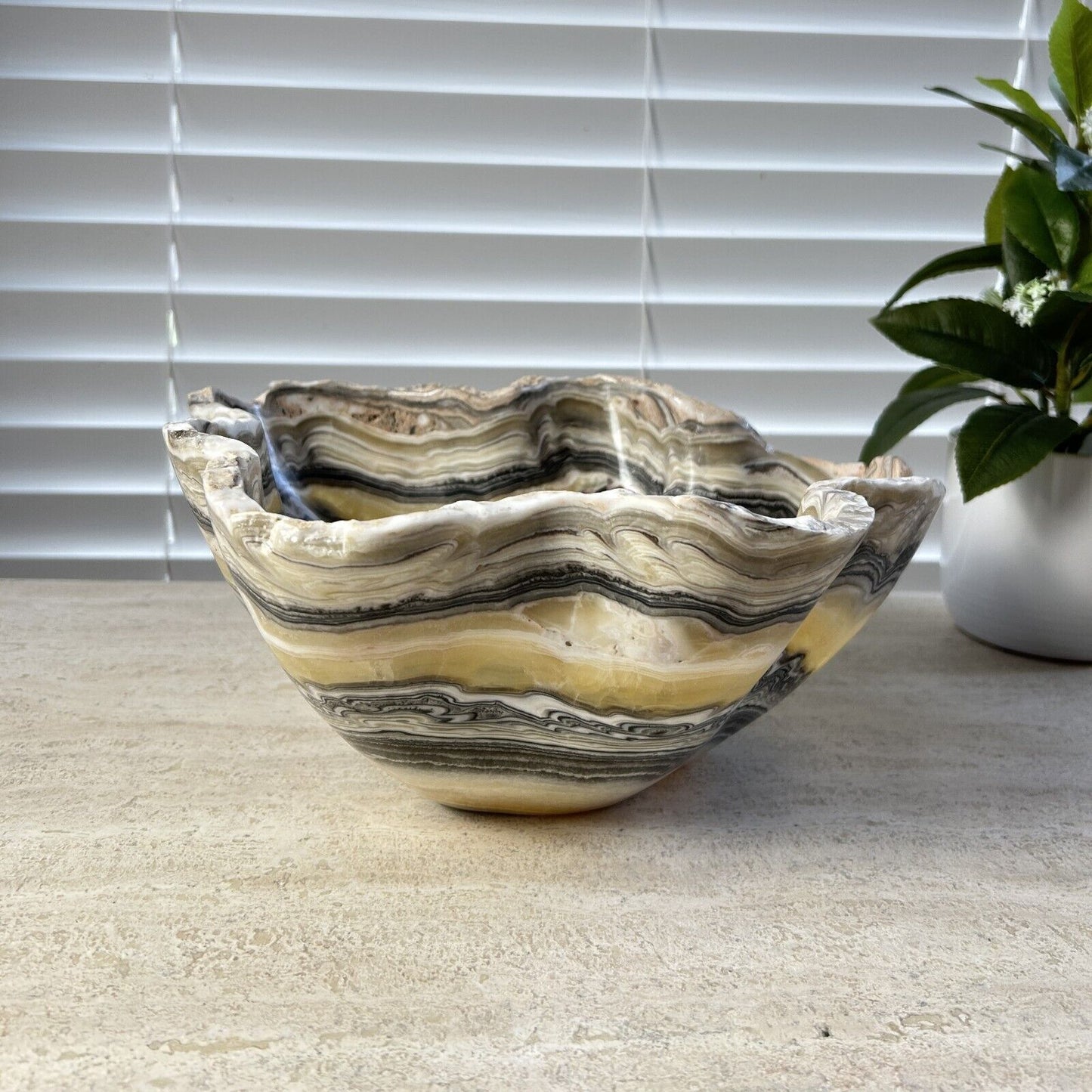 NATURAL ZEBRA ONYX HAND CARVED BOWL, NATURAL ONYX STONE BOWL / BM03